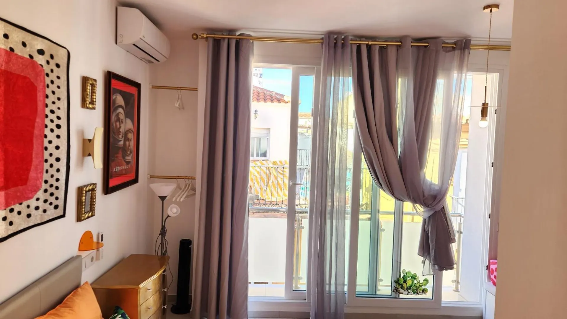 Dali Huelin Malaga Modern Beach Appartment شقة
