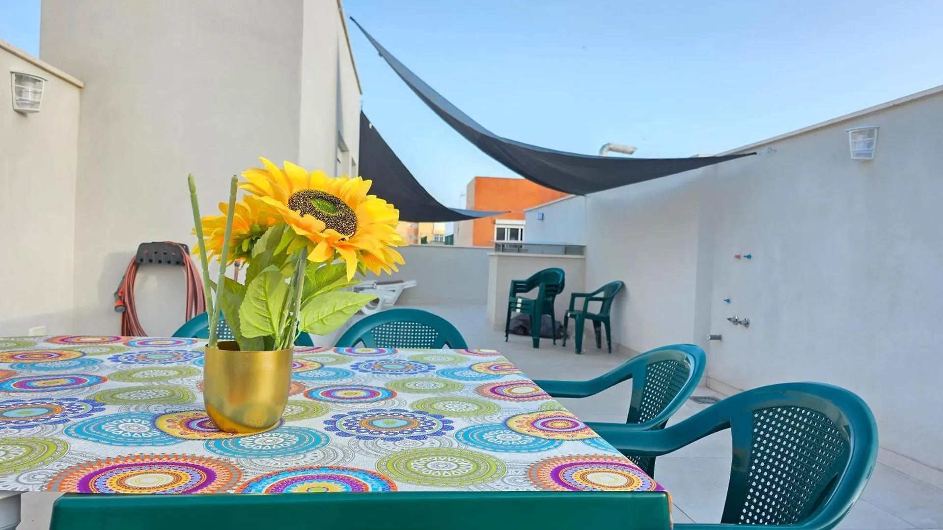 Dali Huelin Malaga Modern Beach Appartment 0*,  إسبانيا