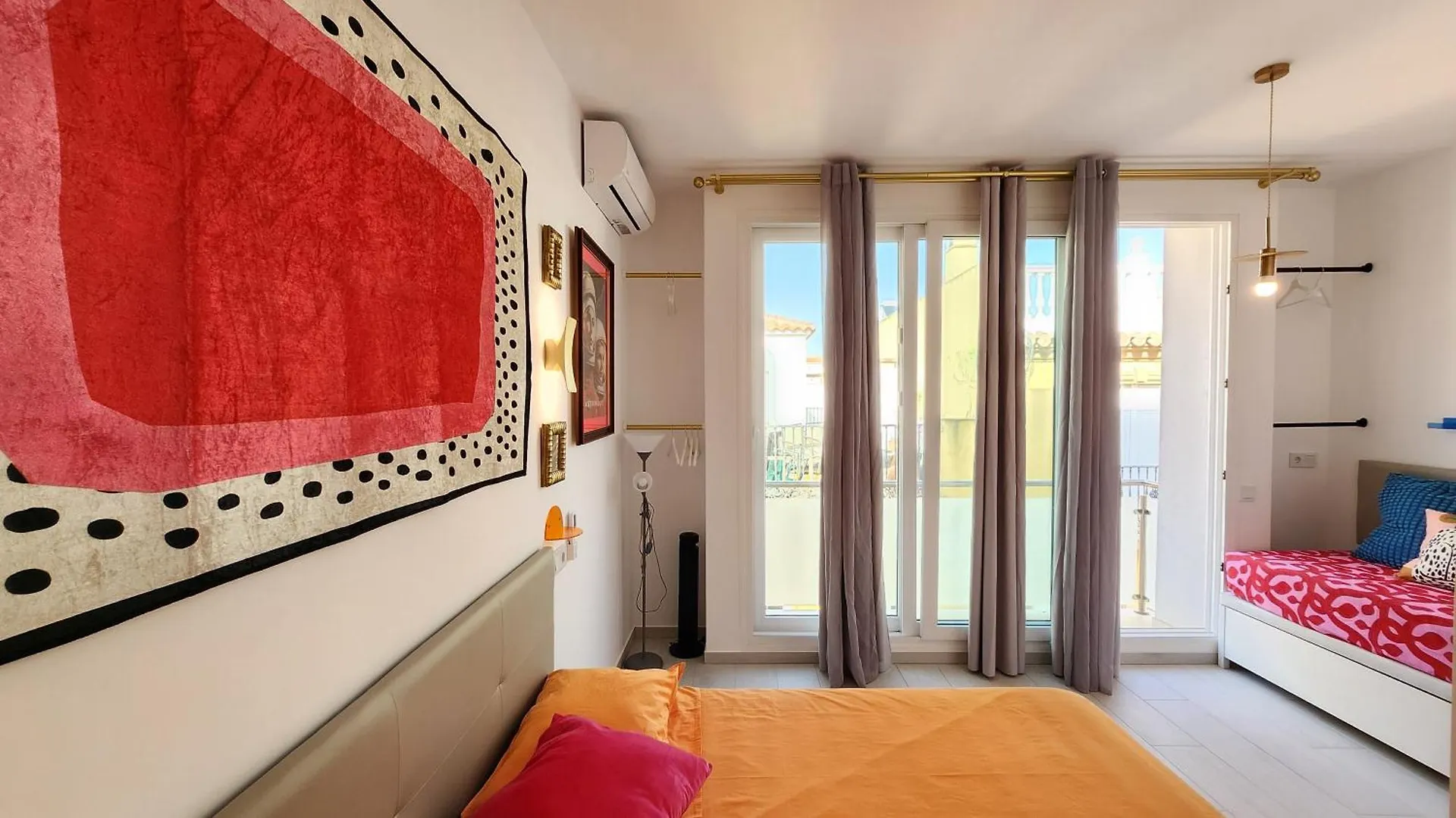 Dali Huelin Malaga Modern Beach Appartment